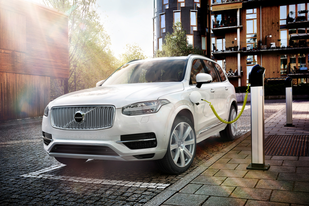 By 2019, every new Volvo will run on batteries (well, kinda)