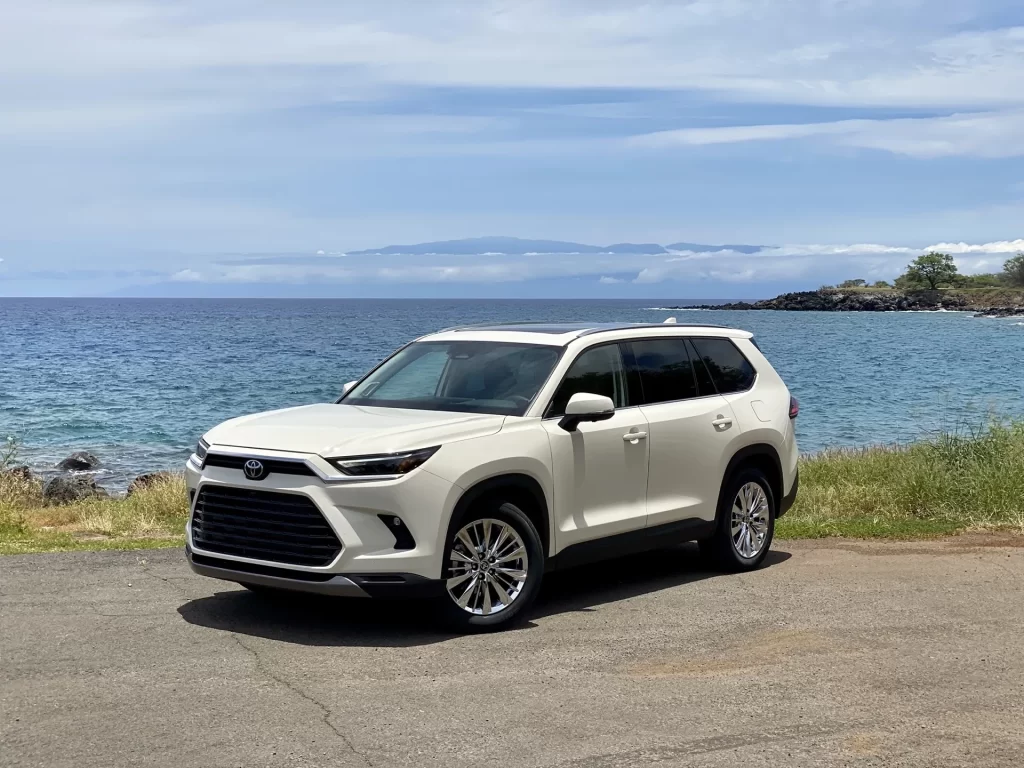 Hyundai Palisade vs. Toyota Highlander: Compare Crossover SUVs