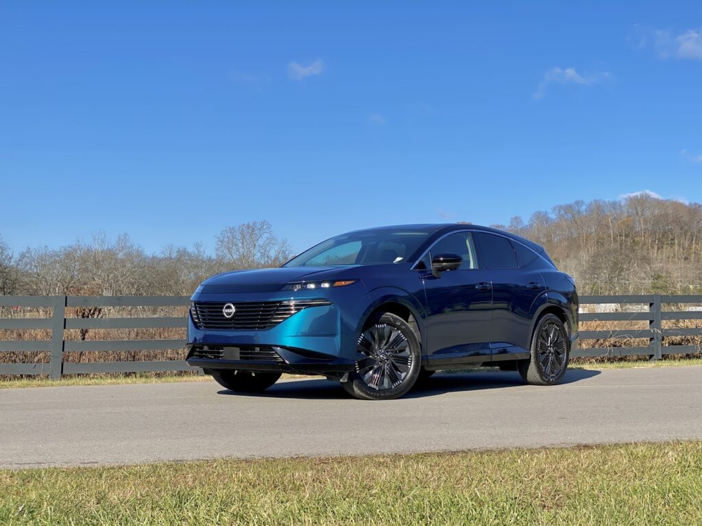 2025 Nissan Murano Review: Prices, Specs, and Photos