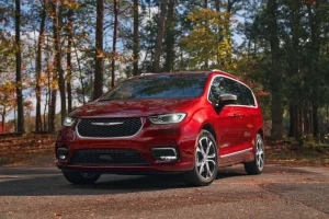 2025 Chrysler Pacifica Review: Prices, Specs, and Photos