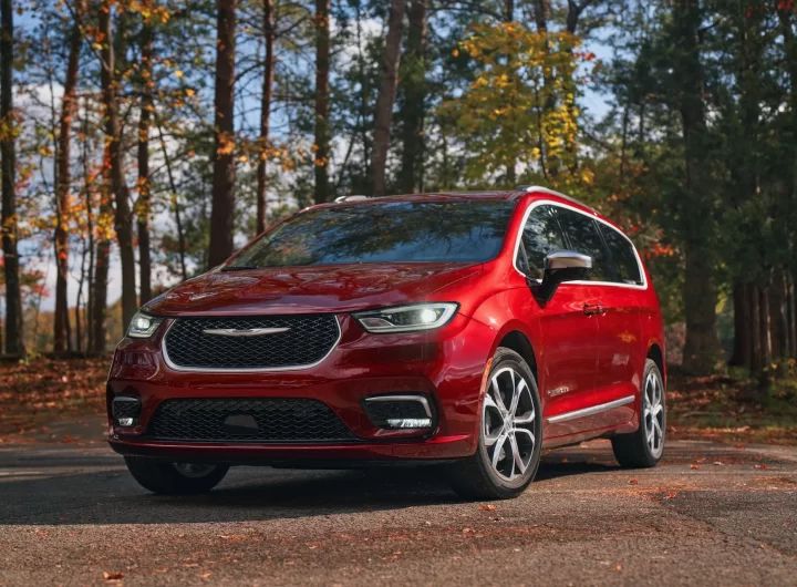 2025 Chrysler Pacifica Review: Prices, Specs, and Photos